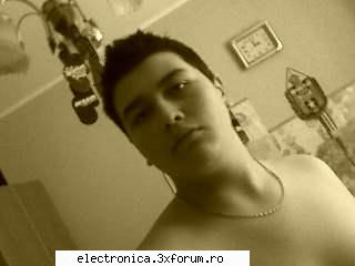sall. vreau si o sa cumpar un emitator care sa emit pe maxim 5 km.pls :d  :d emitatoare fm am audio